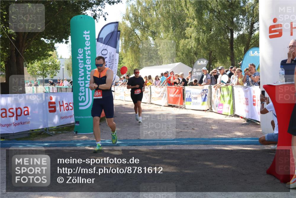 07.09.2025 - 19. Norderstedt Triathlon Zöllner http://msf.ph/oto/8781612 07.09.2025 12:56:47 Ziel 1241, 1351, 1387 meine-sportfotos.de