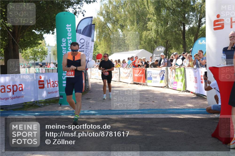 07.09.2025 - 19. Norderstedt Triathlon Zöllner http://msf.ph/oto/8781617 07.09.2025 12:56:47 Ziel 1241, 1351, 1387 meine-sportfotos.de