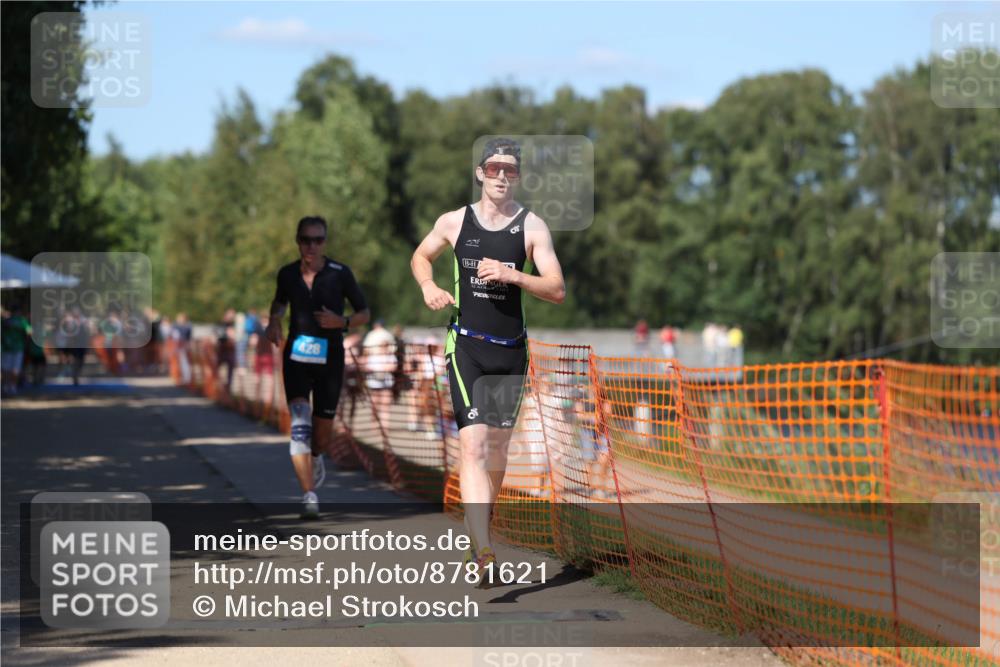 07.09.2025 - 19. Norderstedt Triathlon Michael Strokosch http://msf.ph/oto/8781621 07.09.2025 15:12:12 Laufen 428, 995 meine-sportfotos.de