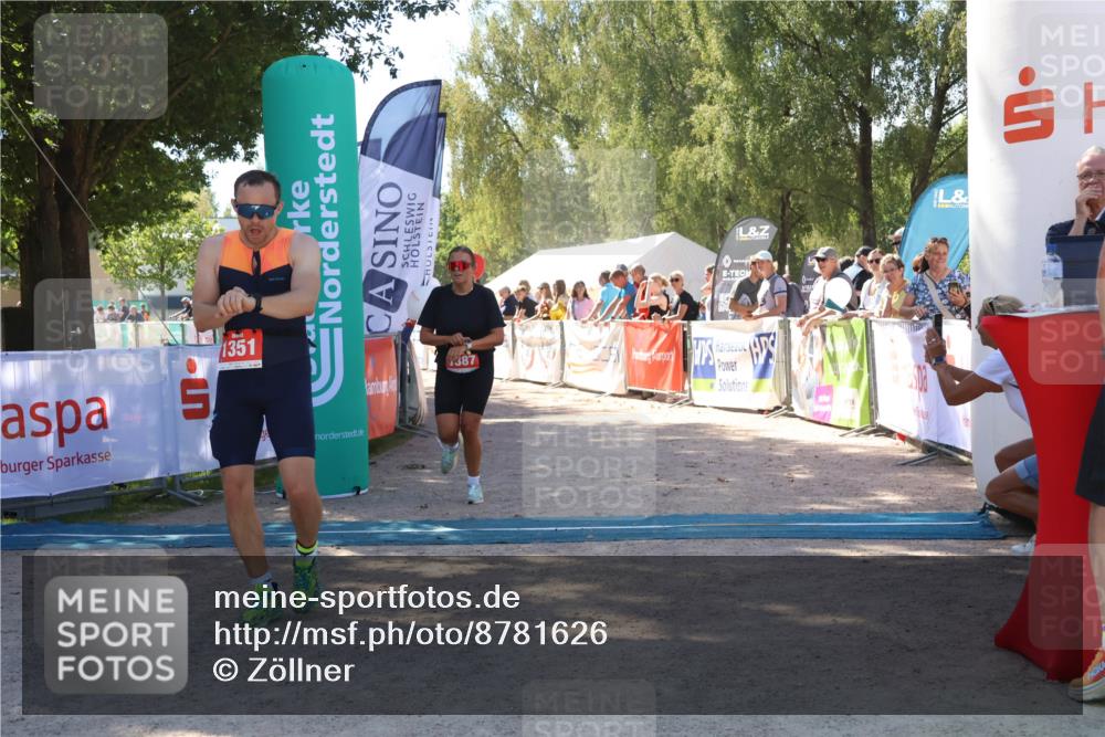 07.09.2025 - 19. Norderstedt Triathlon Zöllner http://msf.ph/oto/8781626 07.09.2025 12:56:48 Ziel 1241, 1351, 1387 meine-sportfotos.de