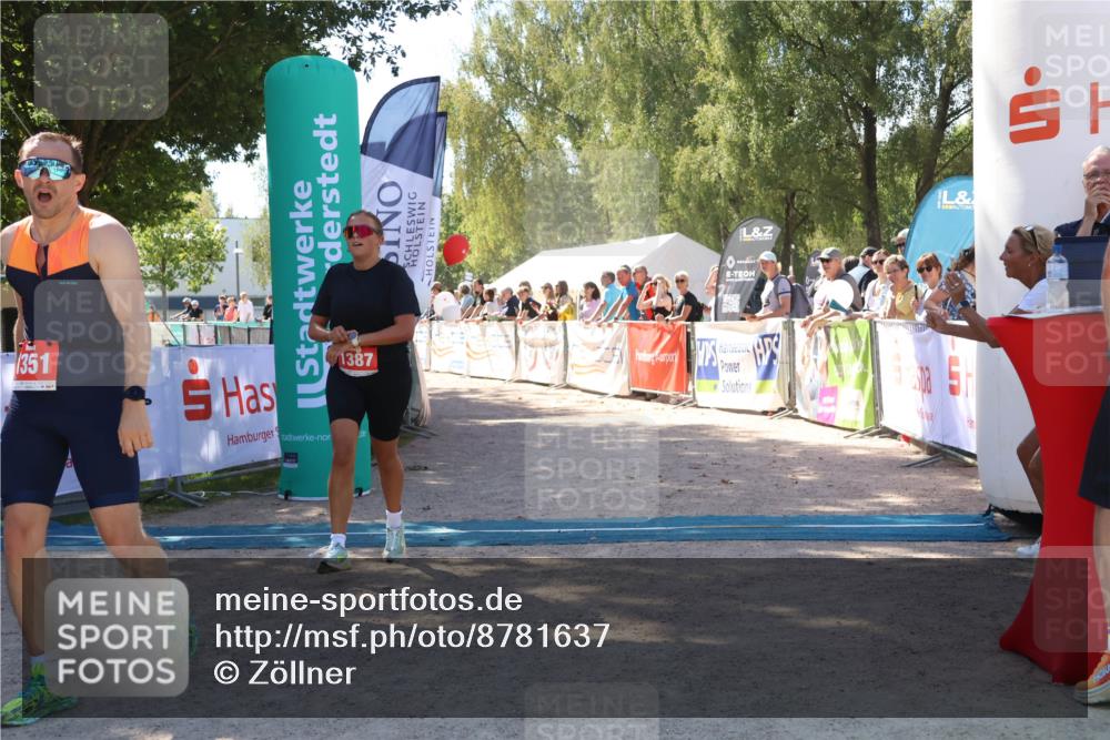 07.09.2025 - 19. Norderstedt Triathlon Zöllner http://msf.ph/oto/8781637 07.09.2025 12:56:49 Ziel 1241, 1351, 1387 meine-sportfotos.de