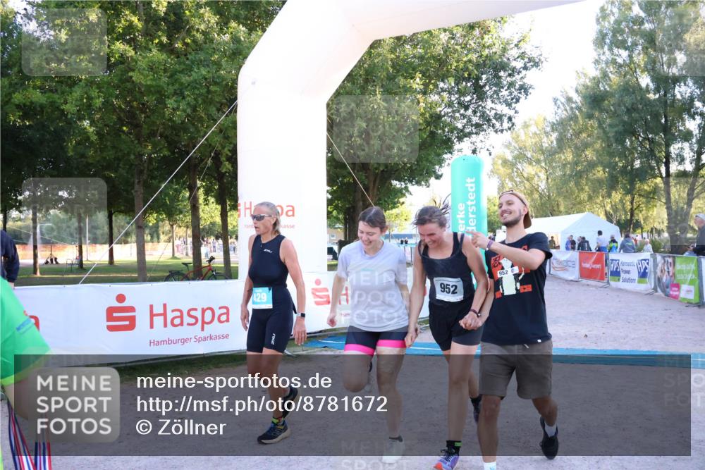 07.09.2025 - 19. Norderstedt Triathlon Zöllner http://msf.ph/oto/8781672 07.09.2025 17:43:50 Ziel 383, 429, 952, 1448 meine-sportfotos.de