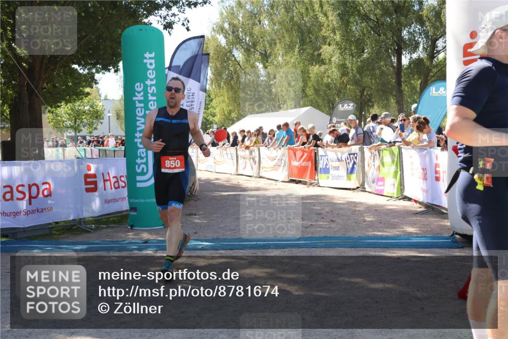 07.09.2025 - 19. Norderstedt Triathlon Zöllner http://msf.ph/oto/8781674 07.09.2025 12:57:20 Ziel 258, 850 meine-sportfotos.de