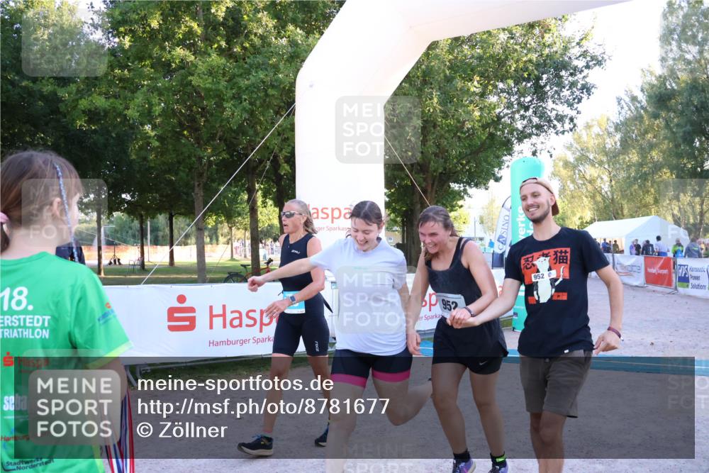 07.09.2025 - 19. Norderstedt Triathlon Zöllner http://msf.ph/oto/8781677 07.09.2025 17:43:50 Ziel 383, 429, 952, 1448 meine-sportfotos.de
