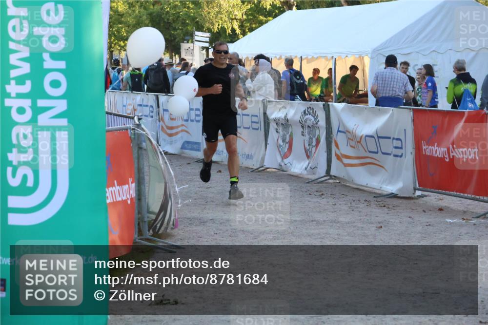 07.09.2025 - 19. Norderstedt Triathlon Zöllner http://msf.ph/oto/8781684 07.09.2025 17:43:51 Ziel 383, 429, 952, 1448 meine-sportfotos.de