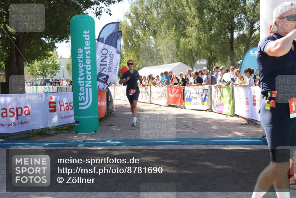 07.09.2025 - 19. Norderstedt Triathlon Zöllner http://msf.ph/oto/8781690 07.09.2025 12:57:24 Ziel 258, 850 meine-sportfotos.de