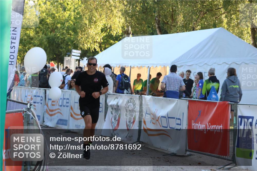 07.09.2025 - 19. Norderstedt Triathlon Zöllner http://msf.ph/oto/8781692 07.09.2025 17:43:52 Ziel 383, 429, 952, 1448 meine-sportfotos.de