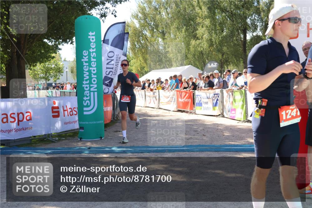 07.09.2025 - 19. Norderstedt Triathlon Zöllner http://msf.ph/oto/8781700 07.09.2025 12:57:24 Ziel 258, 850 meine-sportfotos.de