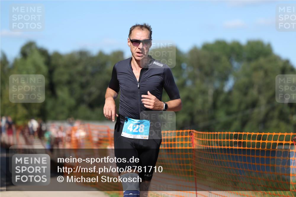 07.09.2025 - 19. Norderstedt Triathlon Michael Strokosch http://msf.ph/oto/8781710 07.09.2025 15:12:16 Laufen 428, 995 meine-sportfotos.de