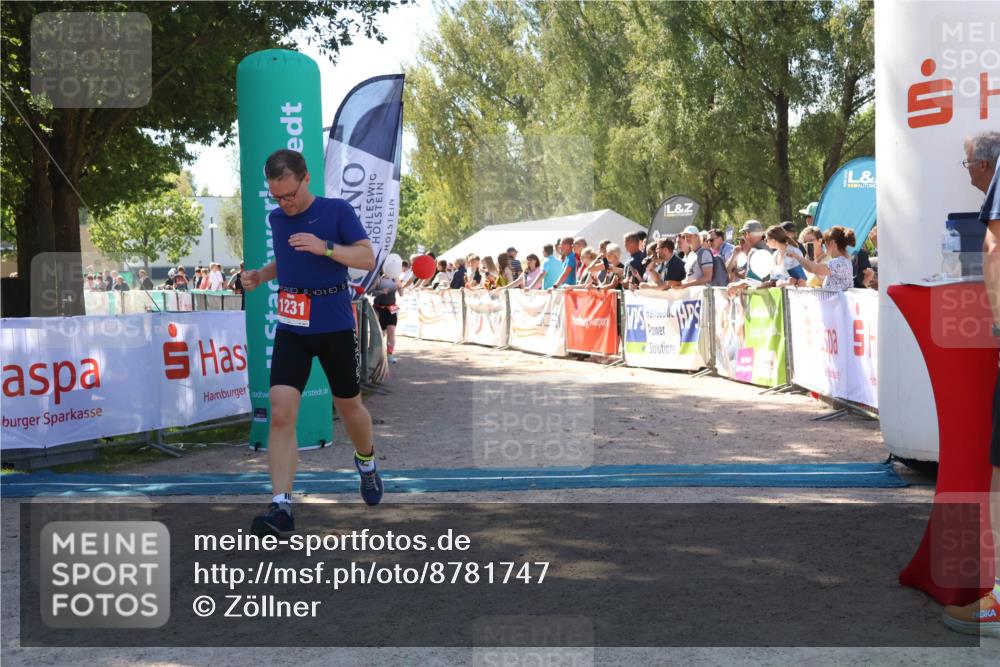 07.09.2025 - 19. Norderstedt Triathlon Zöllner http://msf.ph/oto/8781747 07.09.2025 12:57:39 Ziel 259, 1231 meine-sportfotos.de