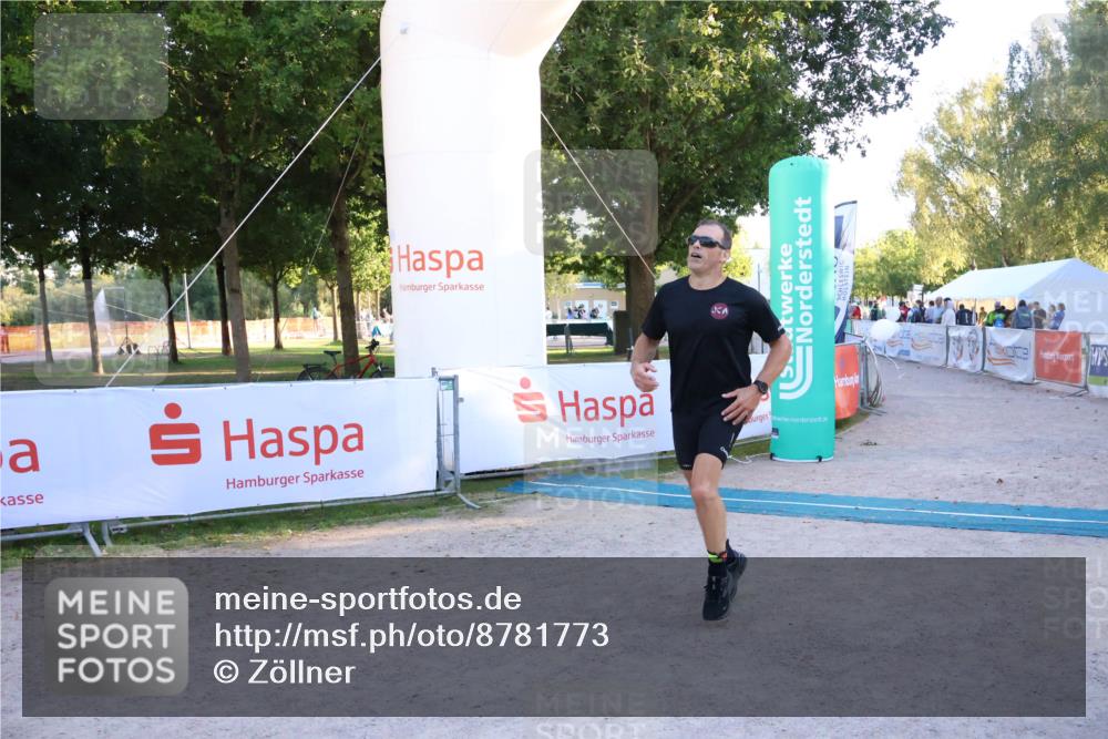 07.09.2025 - 19. Norderstedt Triathlon Zöllner http://msf.ph/oto/8781773 07.09.2025 17:43:56 Ziel 1448 meine-sportfotos.de