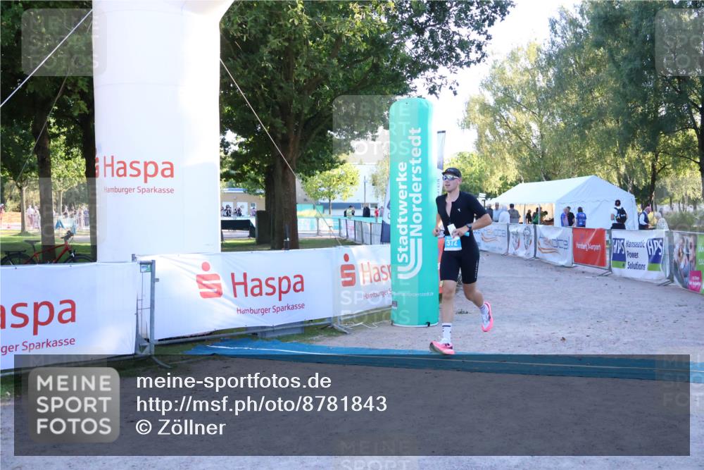 07.09.2025 - 19. Norderstedt Triathlon Zöllner http://msf.ph/oto/8781843 07.09.2025 17:44:07 Ziel 372 meine-sportfotos.de