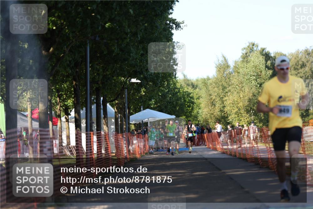 07.09.2025 - 19. Norderstedt Triathlon Michael Strokosch http://msf.ph/oto/8781875 07.09.2025 16:08:45 Laufen 949, 953 meine-sportfotos.de