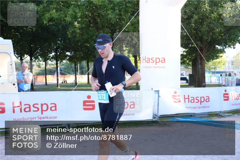 07.09.2025 - 19. Norderstedt Triathlon Zöllner http://msf.ph/oto/8781887 07.09.2025 17:44:09 Ziel 372 meine-sportfotos.de