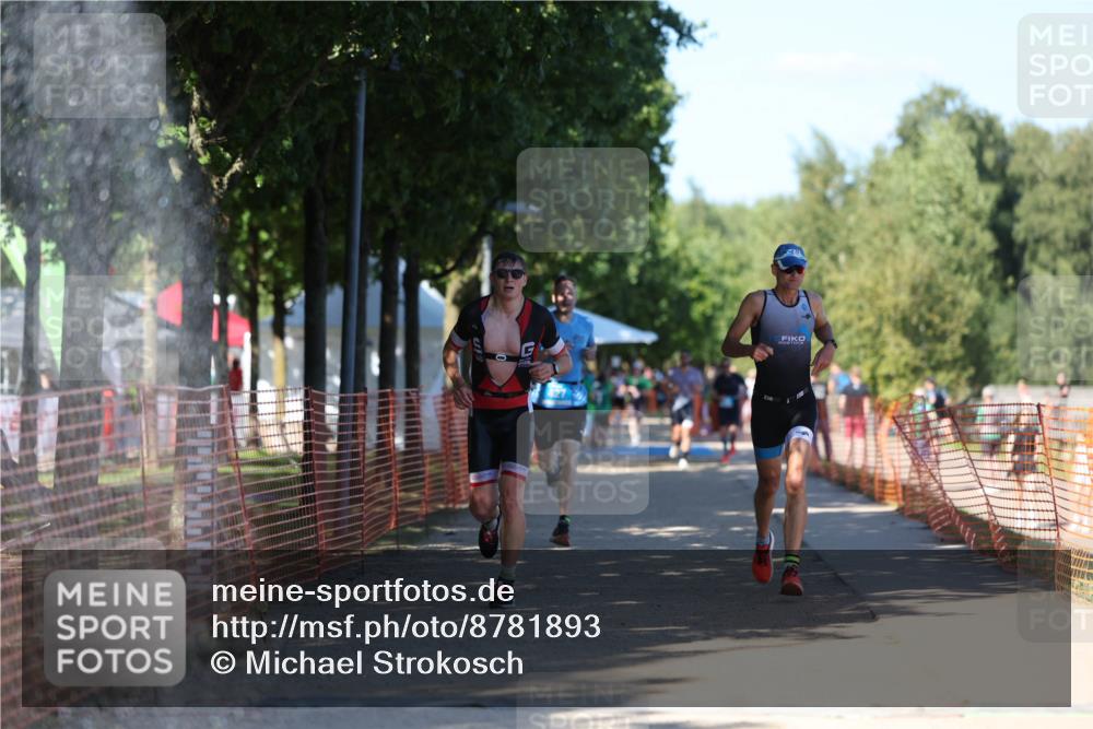 07.09.2025 - 19. Norderstedt Triathlon Michael Strokosch http://msf.ph/oto/8781893 07.09.2025 15:12:50 Laufen 427, 978, 988 meine-sportfotos.de