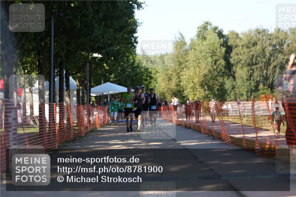 07.09.2025 - 19. Norderstedt Triathlon Michael Strokosch http://msf.ph/oto/8781900 07.09.2025 16:08:50 Laufen 534, 544, 949 meine-sportfotos.de