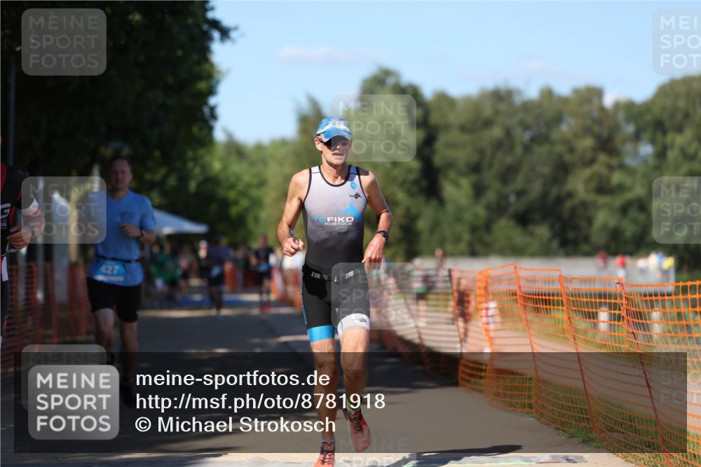 07.09.2025 - 19. Norderstedt Triathlon Michael Strokosch http://msf.ph/oto/8781918 07.09.2025 15:12:52 Laufen 427, 978, 988 meine-sportfotos.de