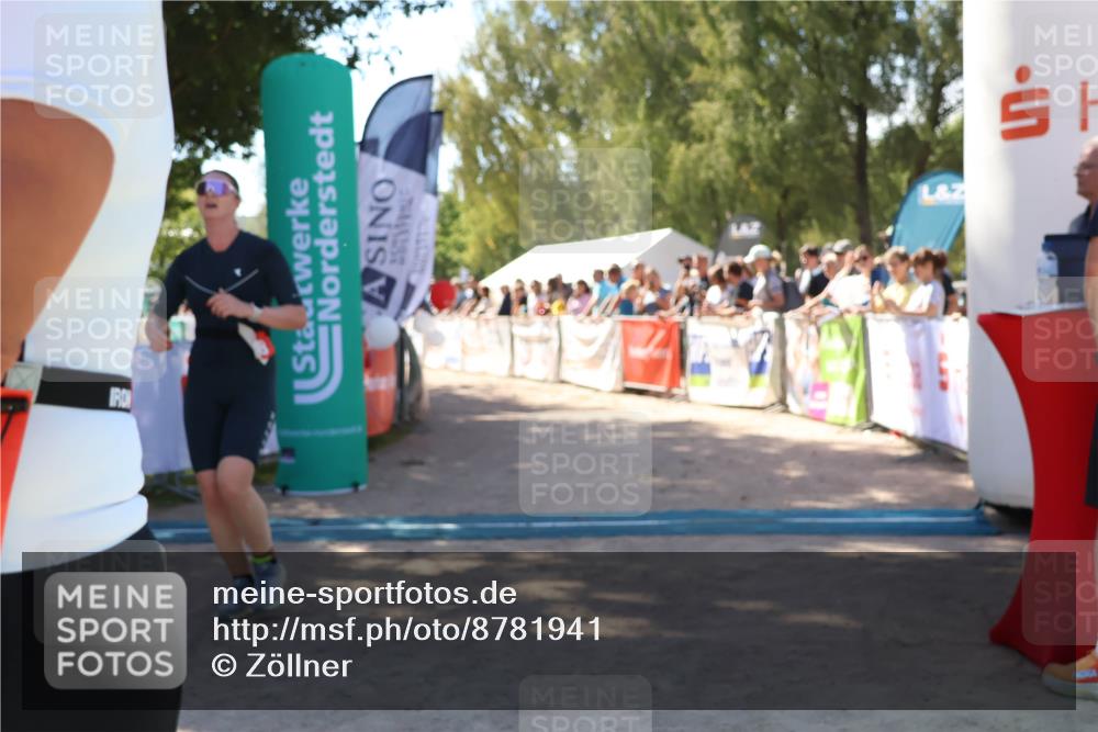 07.09.2025 - 19. Norderstedt Triathlon Zöllner http://msf.ph/oto/8781941 07.09.2025 12:58:04 Ziel 818 meine-sportfotos.de