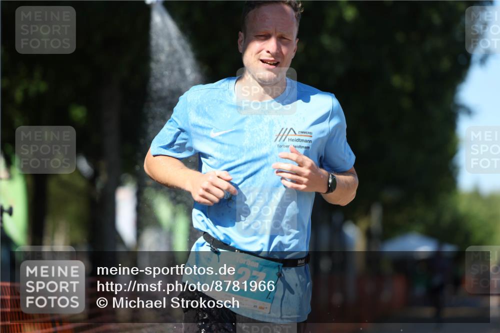 07.09.2025 - 19. Norderstedt Triathlon Michael Strokosch http://msf.ph/oto/8781966 07.09.2025 15:12:55 Laufen 427, 978, 988 meine-sportfotos.de