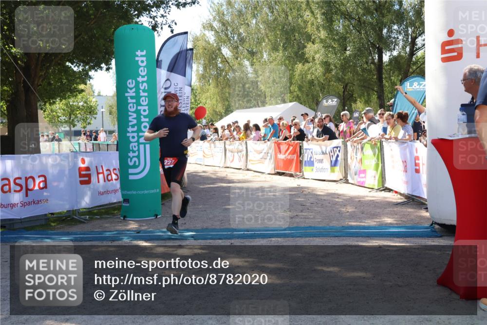 07.09.2025 - 19. Norderstedt Triathlon Zöllner http://msf.ph/oto/8782020 07.09.2025 12:58:45 Ziel 227, 251 meine-sportfotos.de