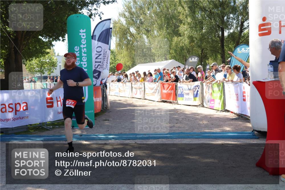 07.09.2025 - 19. Norderstedt Triathlon Zöllner http://msf.ph/oto/8782031 07.09.2025 12:58:45 Ziel 227, 251 meine-sportfotos.de
