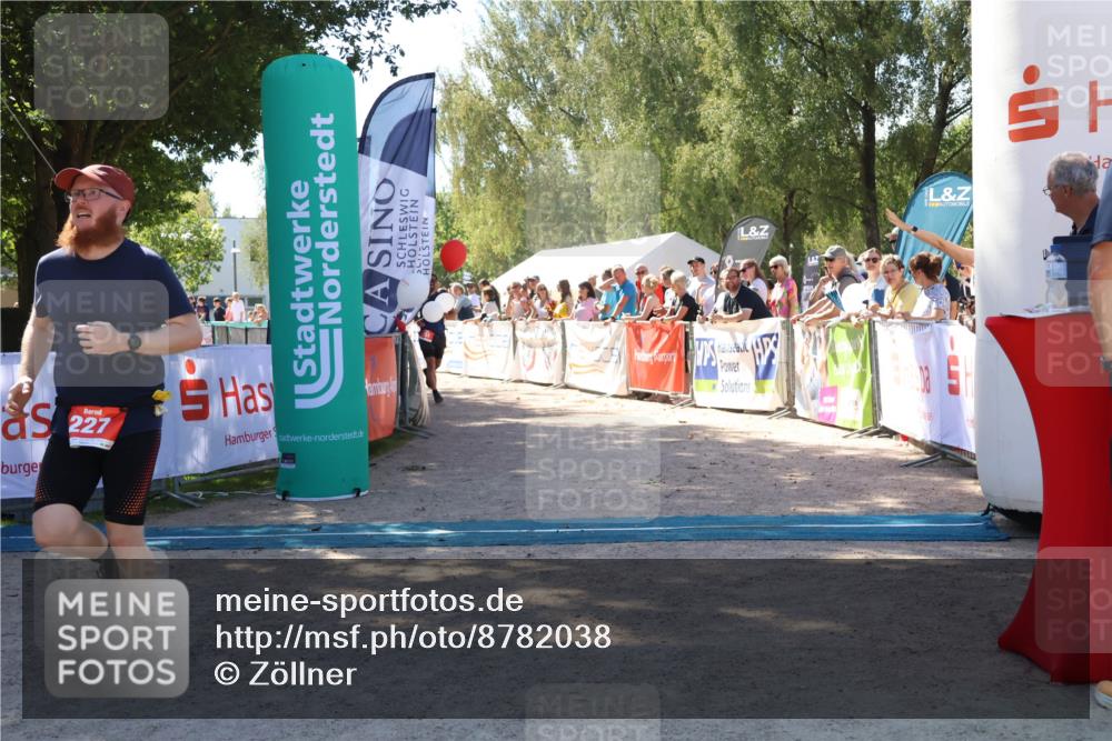 07.09.2025 - 19. Norderstedt Triathlon Zöllner http://msf.ph/oto/8782038 07.09.2025 12:58:46 Ziel 227, 251 meine-sportfotos.de