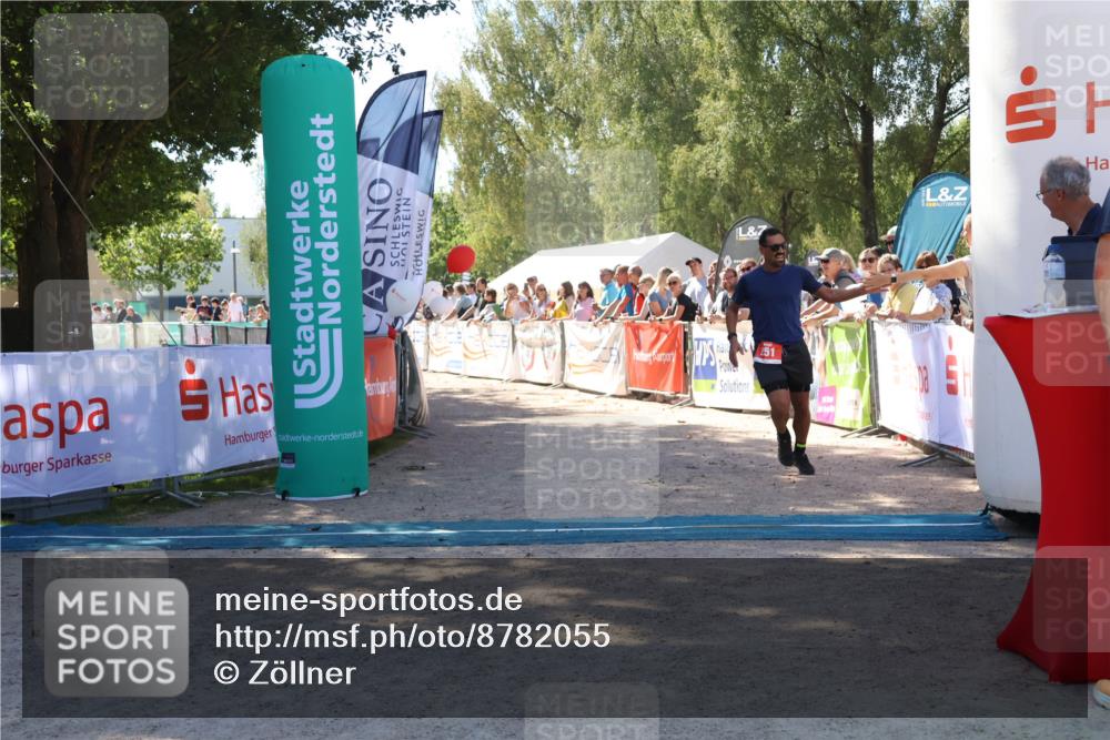 07.09.2025 - 19. Norderstedt Triathlon Zöllner http://msf.ph/oto/8782055 07.09.2025 12:58:49 Ziel 227, 251 meine-sportfotos.de