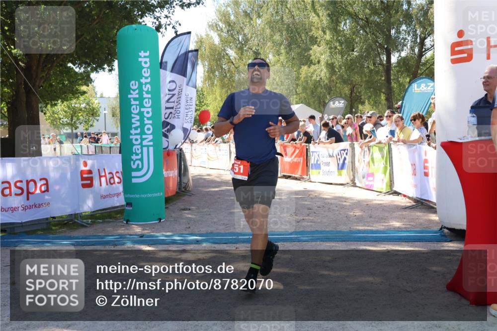 07.09.2025 - 19. Norderstedt Triathlon Zöllner http://msf.ph/oto/8782070 07.09.2025 12:58:51 Ziel 227, 251 meine-sportfotos.de
