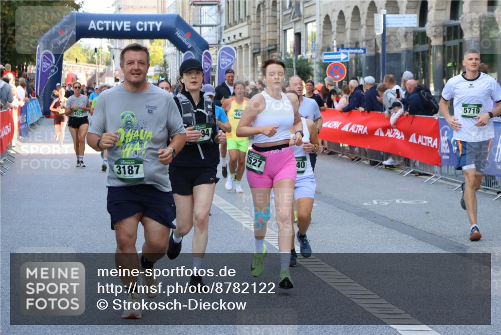 07.09.2025 - BARMER Alsterlauf Strokosch-Dieckow http://msf.ph/oto/8782122 07.09.2025 10:05:22 Ziel 2064, 2102, 2163, 2399, 2435, 2481, 3019, 3256, 3279, 3645, 4028, 4092, 4310, 4371, 4400, 4729, 4777, 4783, 4806, 4862, 5061, 5229, 5424, 5588, 5616, 5627, 6148, 6241, 6245, 6327, 8045, 8190, 8259, 8286, 8445, 8446, 8484, 8485 meine-sportfotos.de