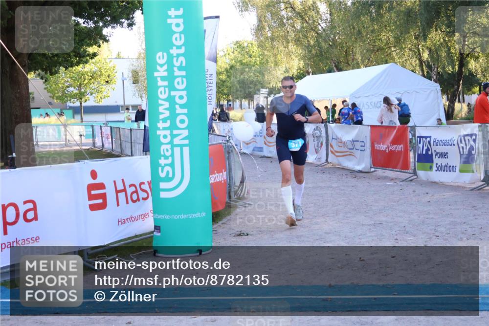 07.09.2025 - 19. Norderstedt Triathlon Zöllner http://msf.ph/oto/8782135 07.09.2025 17:48:46 Ziel 371 meine-sportfotos.de
