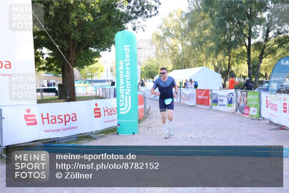 07.09.2025 - 19. Norderstedt Triathlon Zöllner http://msf.ph/oto/8782152 07.09.2025 17:48:47 Ziel 371 meine-sportfotos.de