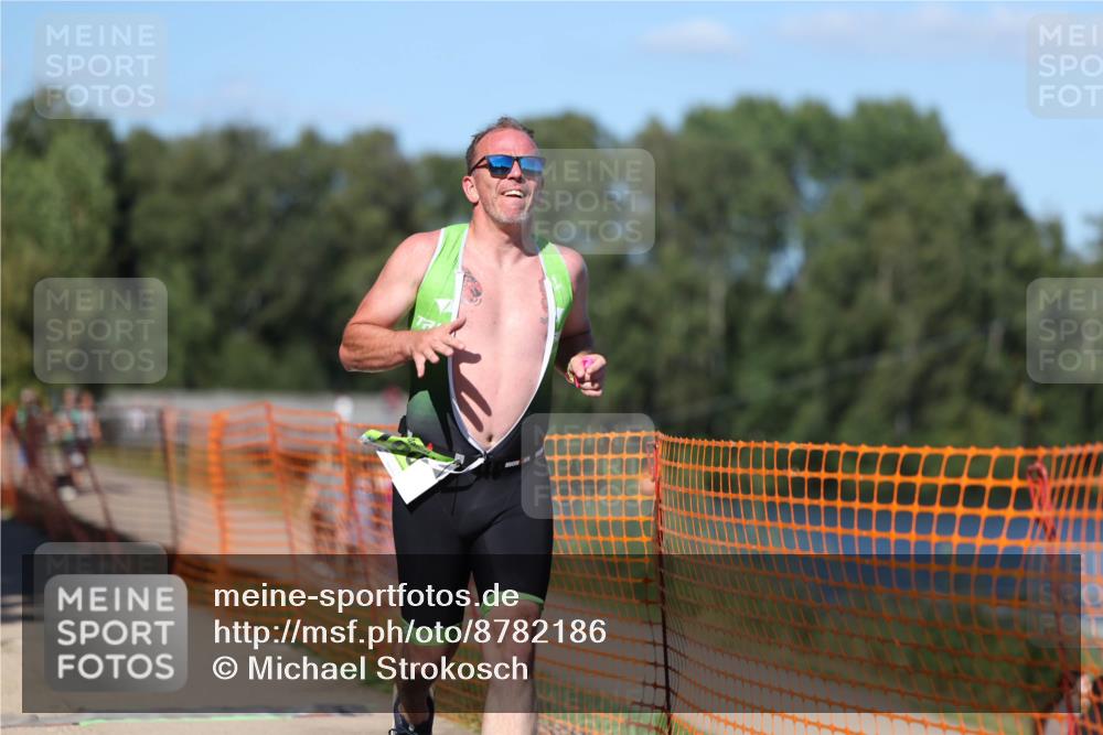 07.09.2025 - 19. Norderstedt Triathlon Michael Strokosch http://msf.ph/oto/8782186 07.09.2025 15:13:32 Laufen 391, 1005, 1469 meine-sportfotos.de