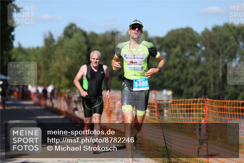 07.09.2025 - 19. Norderstedt Triathlon Michael Strokosch http://msf.ph/oto/8782246 07.09.2025 15:13:39 Laufen 391, 1457, 1469 meine-sportfotos.de