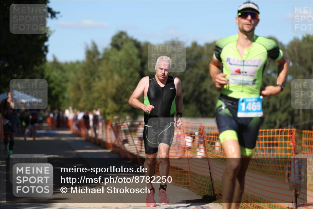 07.09.2025 - 19. Norderstedt Triathlon Michael Strokosch http://msf.ph/oto/8782250 07.09.2025 15:13:39 Laufen 391, 1457, 1469 meine-sportfotos.de