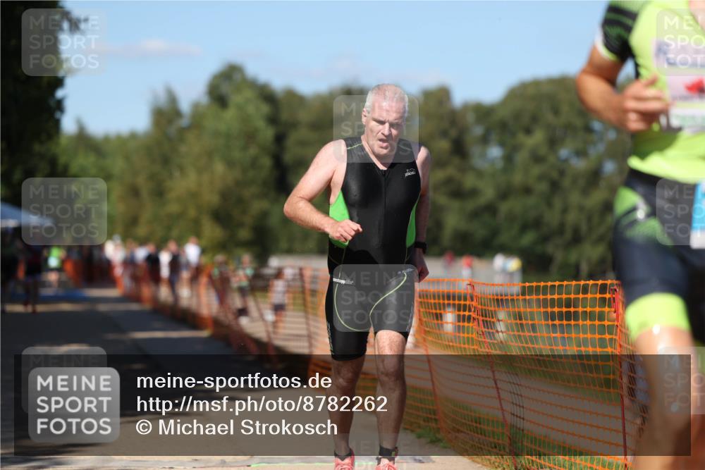 07.09.2025 - 19. Norderstedt Triathlon Michael Strokosch http://msf.ph/oto/8782262 07.09.2025 15:13:40 Laufen 391, 1457, 1469 meine-sportfotos.de