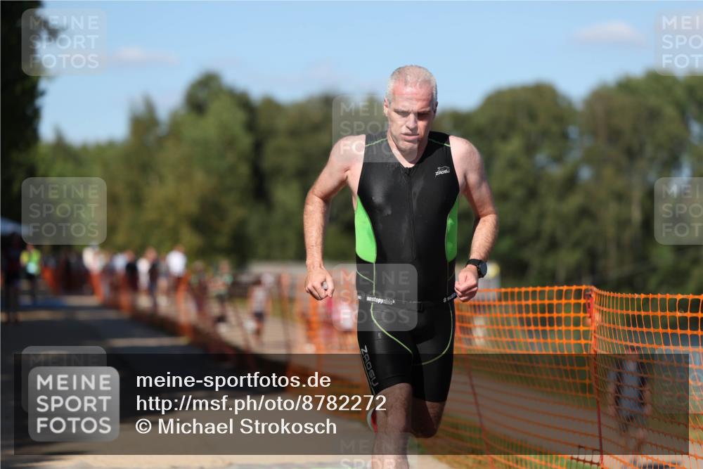 07.09.2025 - 19. Norderstedt Triathlon Michael Strokosch http://msf.ph/oto/8782272 07.09.2025 15:13:41 Laufen 391, 1457, 1469 meine-sportfotos.de