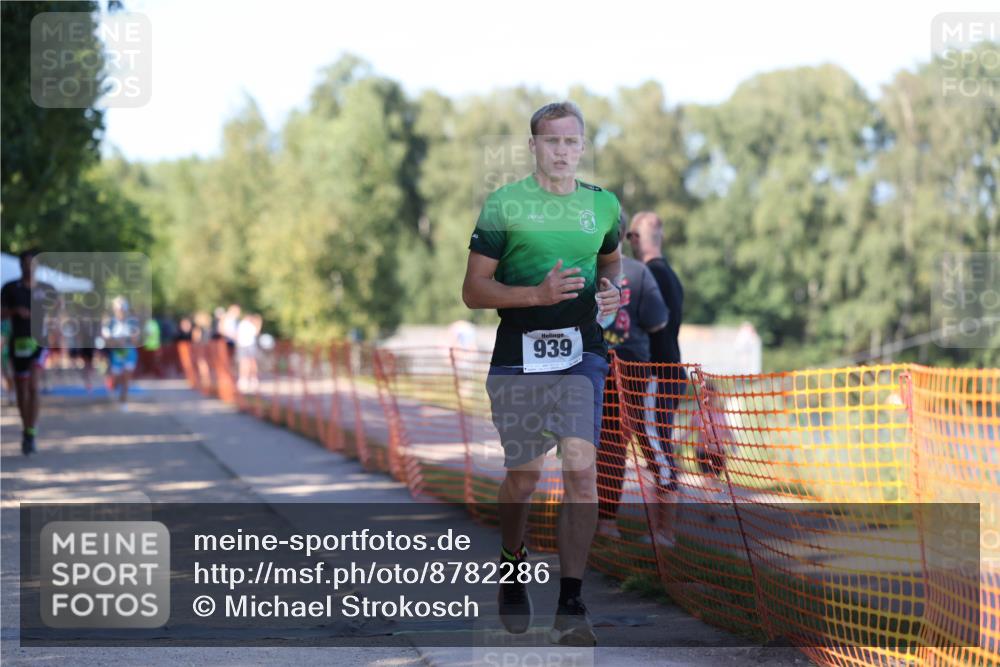07.09.2025 - 19. Norderstedt Triathlon Michael Strokosch http://msf.ph/oto/8782286 07.09.2025 16:09:41 Laufen 549, 939 meine-sportfotos.de