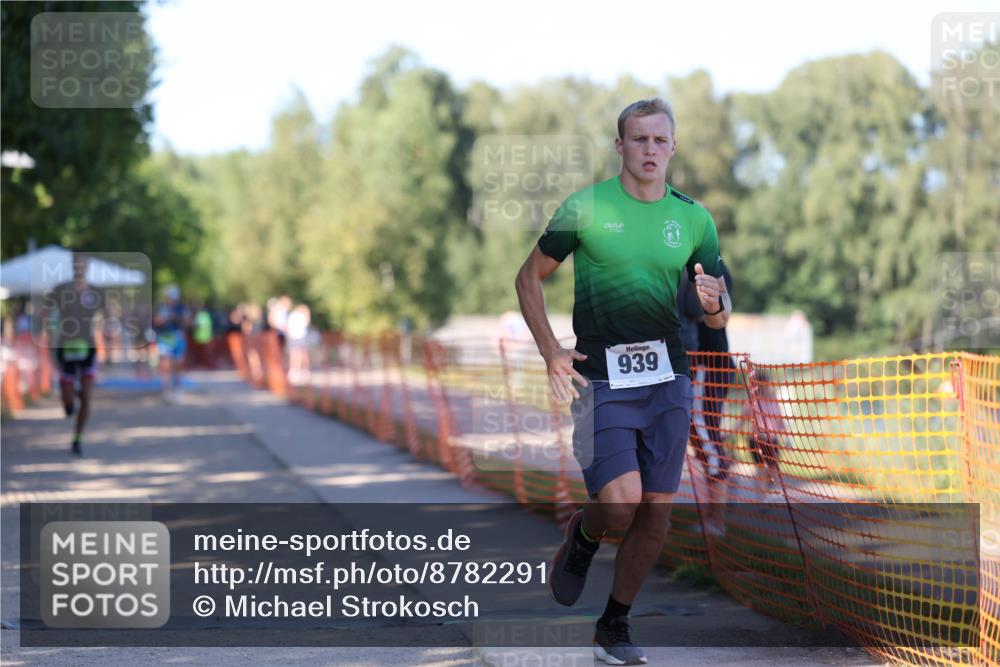 07.09.2025 - 19. Norderstedt Triathlon Michael Strokosch http://msf.ph/oto/8782291 07.09.2025 16:09:42 Laufen 549, 939 meine-sportfotos.de