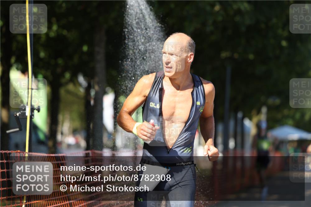 07.09.2025 - 19. Norderstedt Triathlon Michael Strokosch http://msf.ph/oto/8782308 07.09.2025 15:13:47 Laufen 986, 1457 meine-sportfotos.de