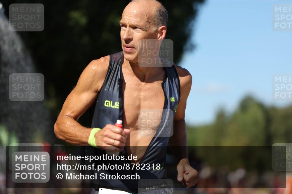 07.09.2025 - 19. Norderstedt Triathlon Michael Strokosch http://msf.ph/oto/8782318 07.09.2025 15:13:48 Laufen 986, 1457 meine-sportfotos.de