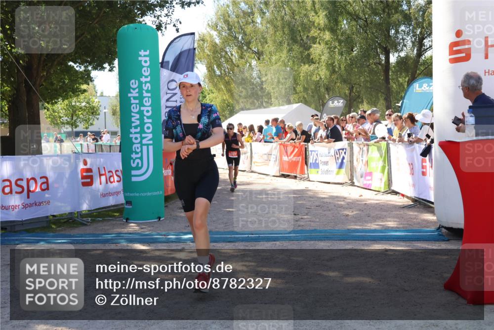 07.09.2025 - 19. Norderstedt Triathlon Zöllner http://msf.ph/oto/8782327 07.09.2025 13:00:11 Ziel 214, 1327, 1343 meine-sportfotos.de