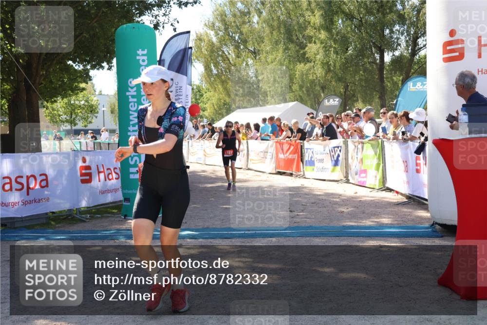 07.09.2025 - 19. Norderstedt Triathlon Zöllner http://msf.ph/oto/8782332 07.09.2025 13:00:11 Ziel 214, 1327, 1343 meine-sportfotos.de