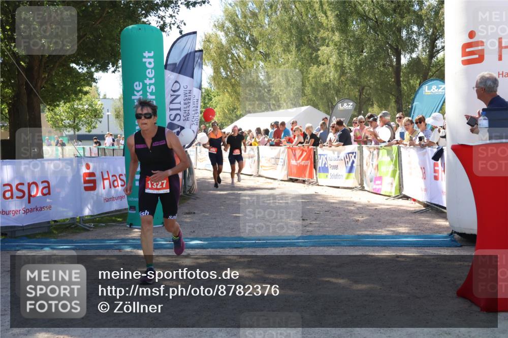 07.09.2025 - 19. Norderstedt Triathlon Zöllner http://msf.ph/oto/8782376 07.09.2025 13:00:14 Ziel 696, 1213, 1327, 1343 meine-sportfotos.de