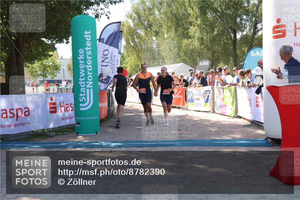 07.09.2025 - 19. Norderstedt Triathlon Zöllner http://msf.ph/oto/8782390 07.09.2025 13:00:16 Ziel 696, 1213, 1327 meine-sportfotos.de