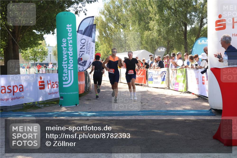 07.09.2025 - 19. Norderstedt Triathlon Zöllner http://msf.ph/oto/8782393 07.09.2025 13:00:16 Ziel 696, 1213, 1327 meine-sportfotos.de