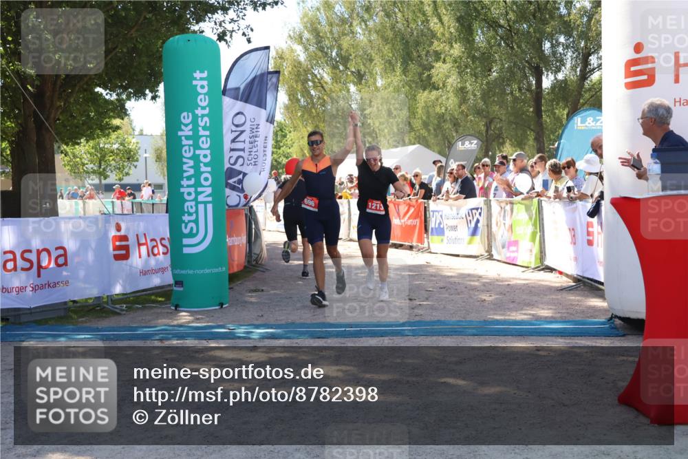 07.09.2025 - 19. Norderstedt Triathlon Zöllner http://msf.ph/oto/8782398 07.09.2025 13:00:17 Ziel 696, 1213, 1327 meine-sportfotos.de
