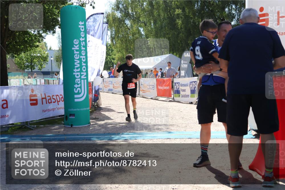 07.09.2025 - 19. Norderstedt Triathlon Zöllner http://msf.ph/oto/8782413 07.09.2025 14:15:58 Ziel 1215 meine-sportfotos.de