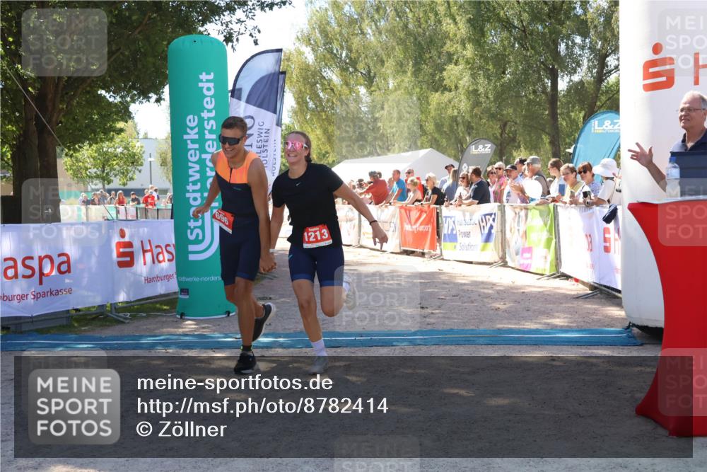 07.09.2025 - 19. Norderstedt Triathlon Zöllner http://msf.ph/oto/8782414 07.09.2025 13:00:18 Ziel 696, 1213, 1327 meine-sportfotos.de