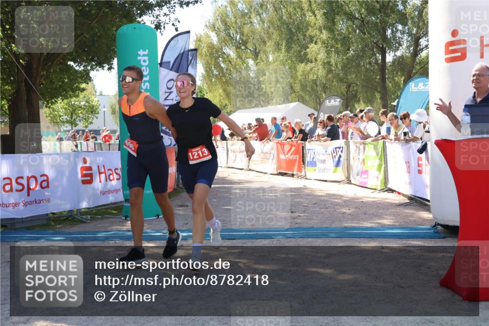 07.09.2025 - 19. Norderstedt Triathlon Zöllner http://msf.ph/oto/8782418 07.09.2025 13:00:18 Ziel 696, 1213, 1327 meine-sportfotos.de