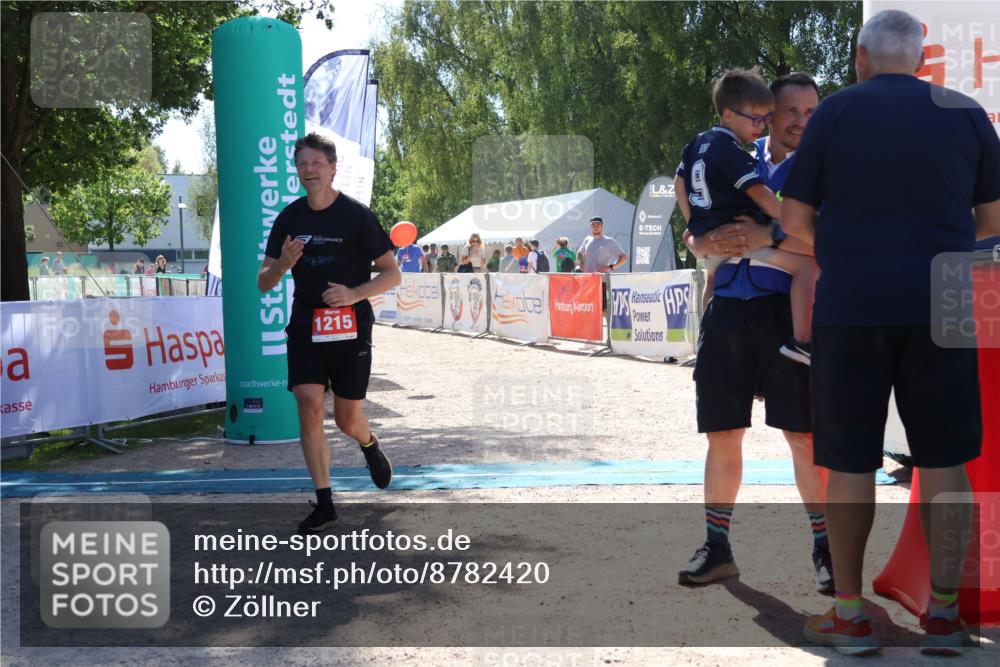 07.09.2025 - 19. Norderstedt Triathlon Zöllner http://msf.ph/oto/8782420 07.09.2025 14:16:00 Ziel 1215 meine-sportfotos.de